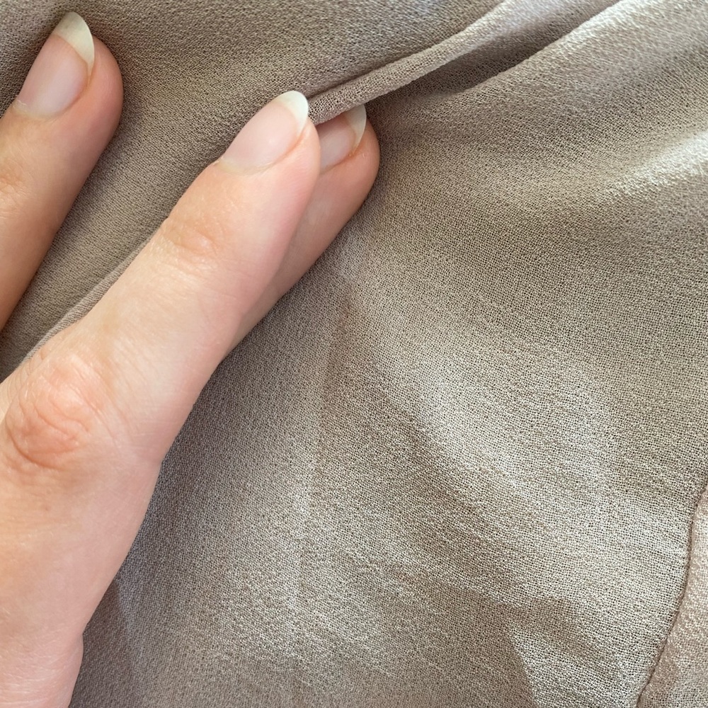 BEIGE CREPE ROMPER - Picture 4 of 4